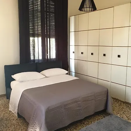 King לינה וארוחת בוקר