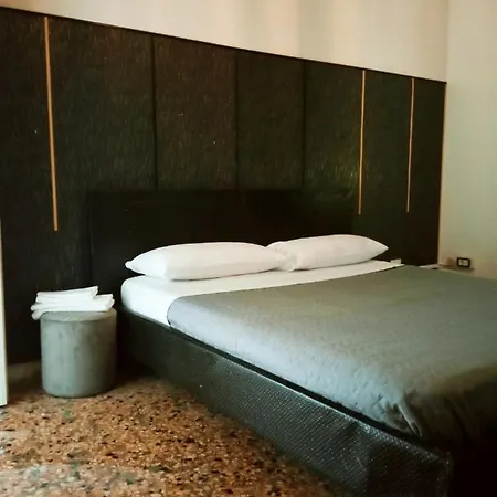 King לינה וארוחת בוקר רימיני